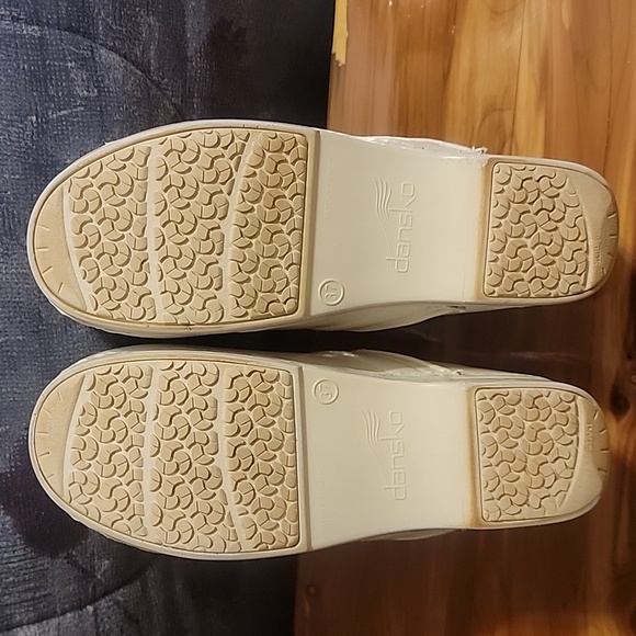 Dansko Professional White (Nurse) Shoes - Picture 5 of 6